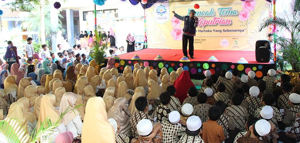 puncak tema keputrian